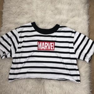 Cropped marvel tee